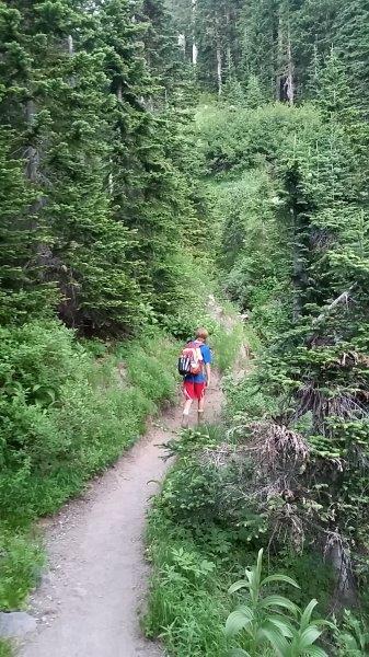 The_hike_begins_early_on_Mt._St._Helens_to_rendevouse_with_The_Legacy_Letters_(3)[1]